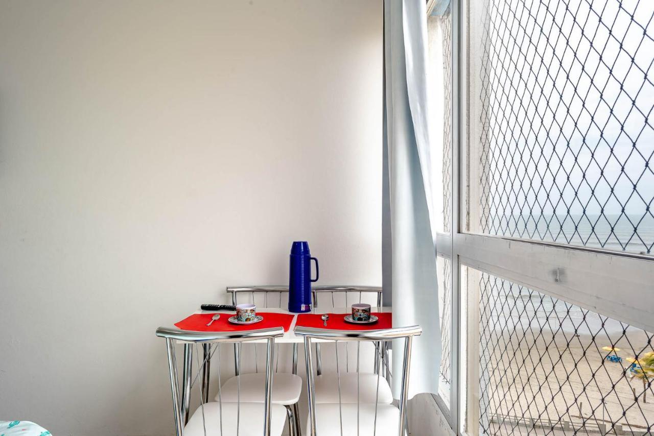 Apartamento Studio, 5 Pessoas,20mt, Do Sonho, Pé Na Areia,100 Mb Wi-fi ,netflix,globoplay Liberados Itanhaém