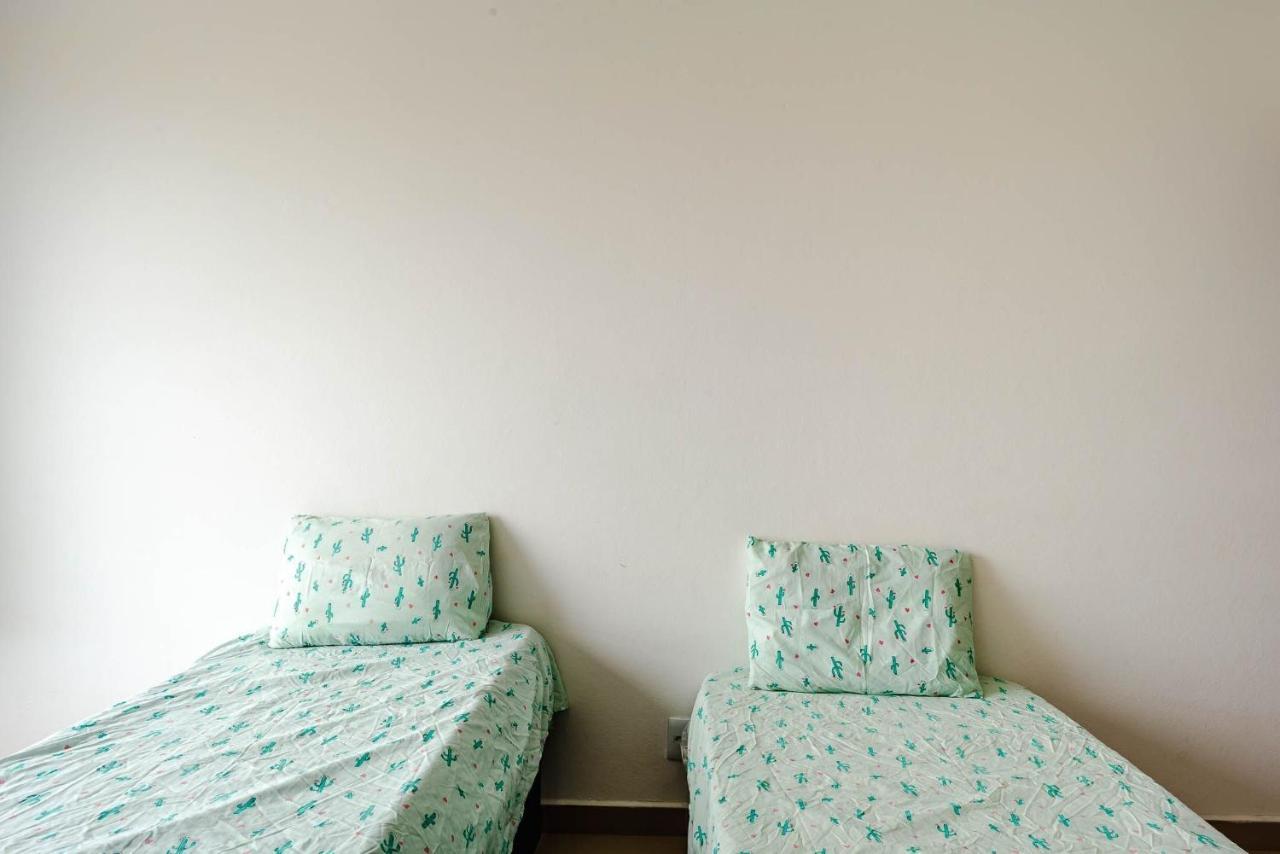 Apartamento Studio, 5 Pessoas,20mt, Do Sonho, Pé Na Areia,100 Mb Wi-fi ,netflix,globoplay Liberados