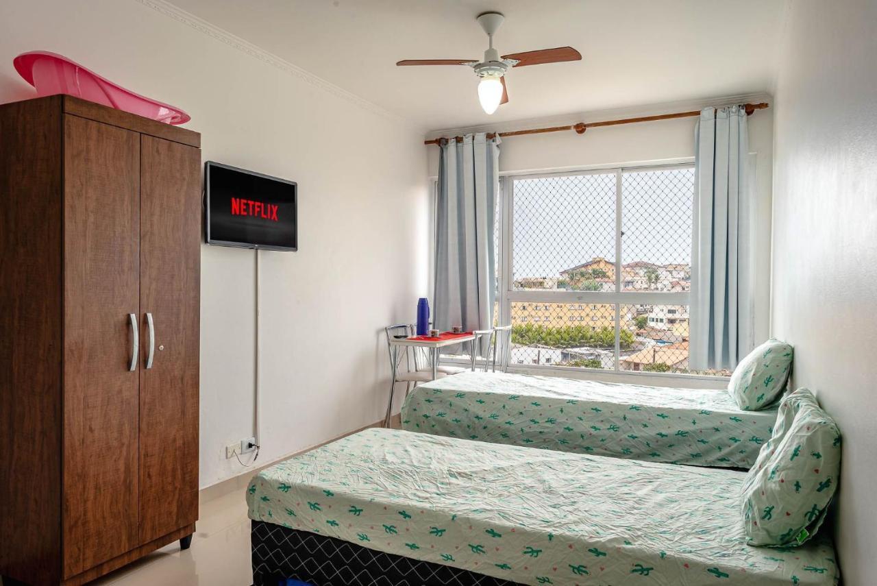 Apartamento, Ate 4 Pessoas,20 Metros Da Do Sonho, Pe Na Areia,100 Mb Wi-fi * Itanhaem