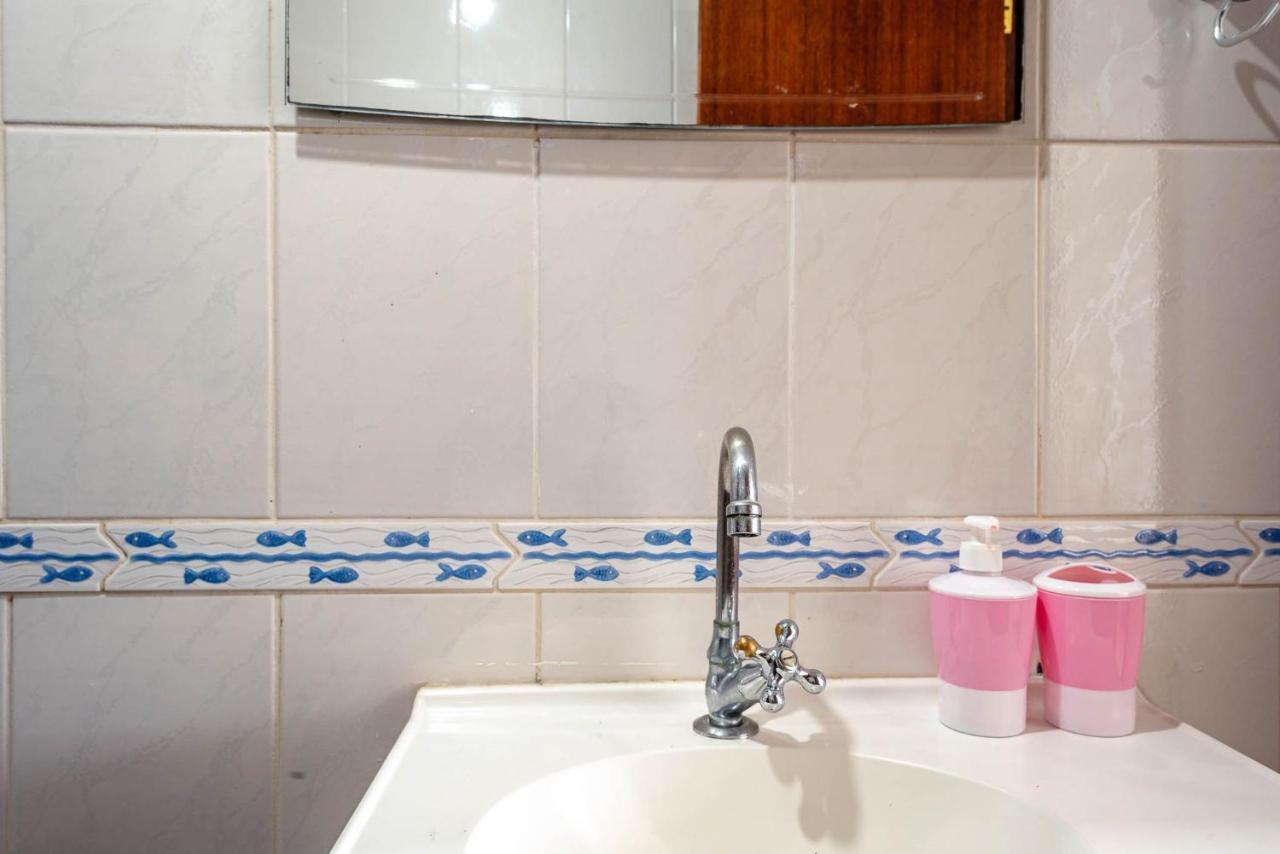 Apartamento, Ate 4 Pessoas,20 Metros Da Do Sonho, Pe Na Areia,100 Mb Wi-fi *